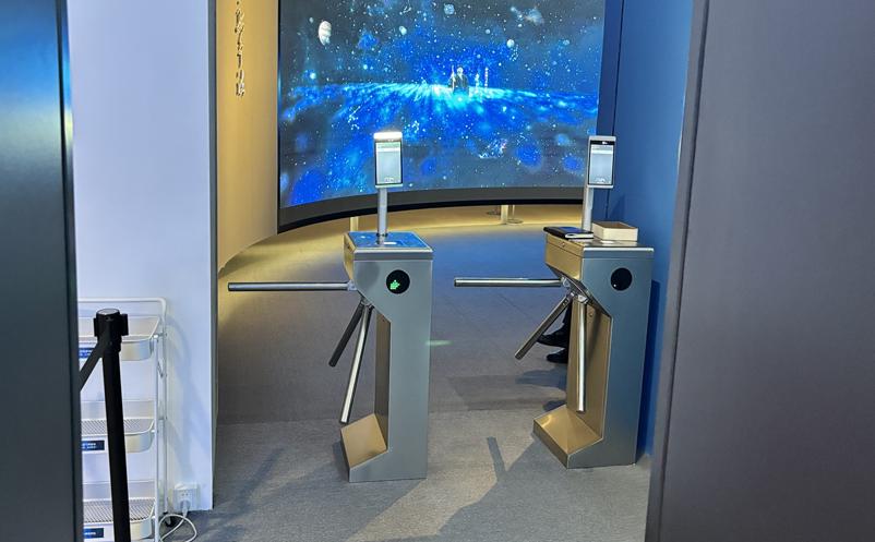 极悦注册专利研发，景区专用检票闸机，有何不同？