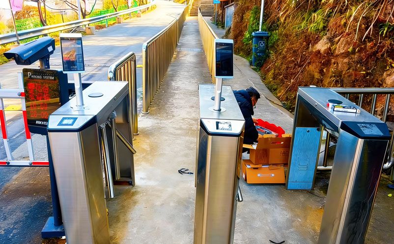 景区票务系统升级改造，旧闸机等硬件设备利旧改造如何实现？